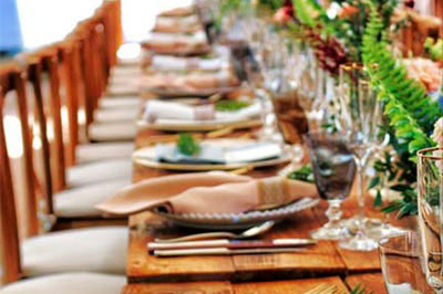 A dining table at a banquet